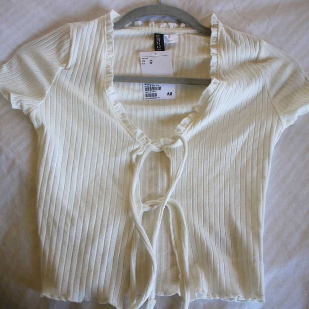 Front tie top
